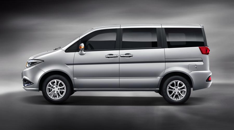  DongFeng Succe 2015 года  (фото 6 из 19)